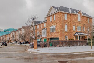 80 Acorn Pl in Mississauga, ON - Building Photo