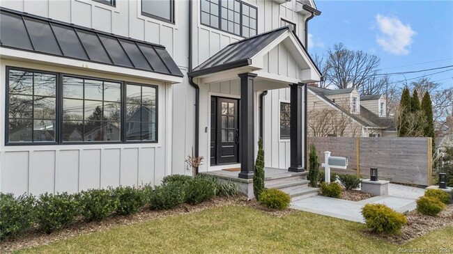 5 Shaw Ave in Norwalk, CT - Foto de edificio - Building Photo