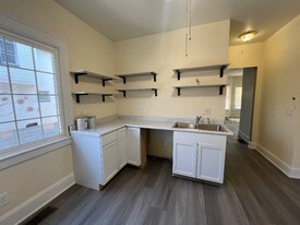 10713 Lee Ave in Cleveland, OH - Building Photo