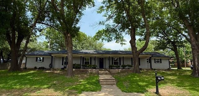 property at 1507 Greenbrier Dr