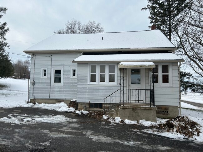 5072 Strasburg Rd in Kinzers, PA - Building Photo - Building Photo