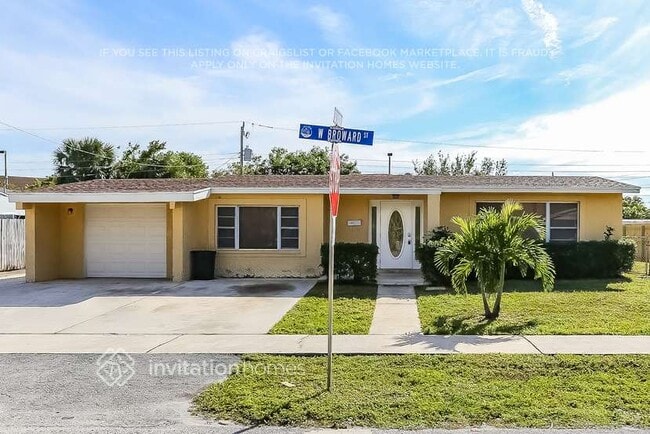 property at 1302 W Broward St