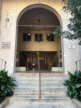 505 W 7th St in Austin, TX - Foto de edificio - Building Photo