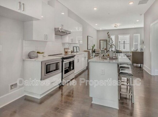 property at 456 Parkway Dr NE