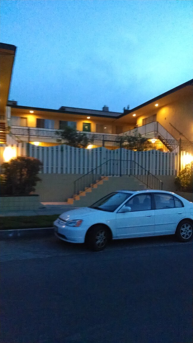 4924 Kester Ave Apartments and Nearby Sherman Oaks Apartments For Rent