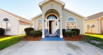 141 Seagrass Wy in Panama City Beach, FL - Building Photo