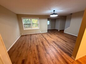 612 4th St N in Hudson, WI - Building Photo