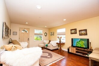 40 Encina Ave in Monterey, CA - Building Photo - Building Photo