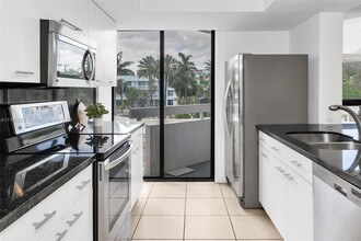 2501 Brickell Ave in Miami, FL - Building Photo - Building Photo