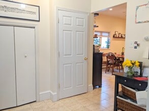 7 Wareham St, Unit 1 in Medford, MA - Foto de edificio - Building Photo