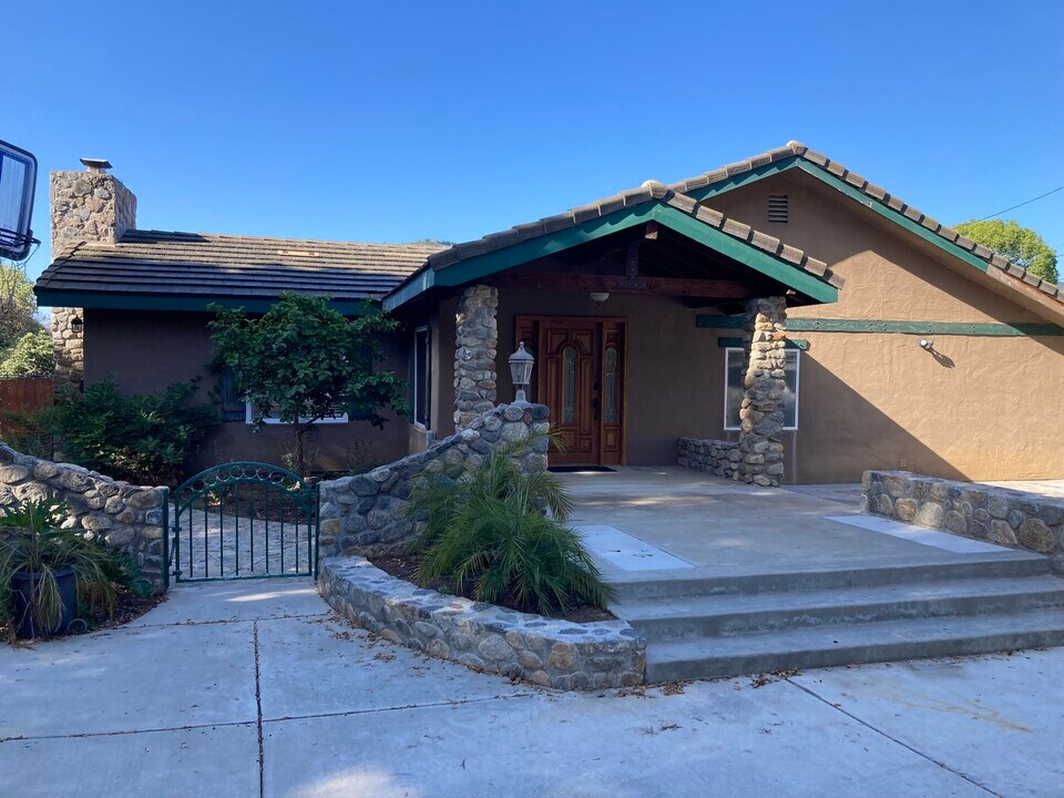 14931 Adams Dr in Pauma Valley, CA - Building Photo