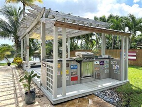 960 Bayberry Point Dr in Plantation, FL - Building Photo - Building Photo