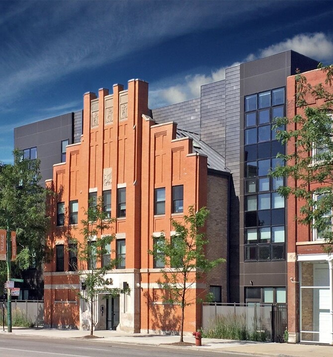 East Village Lofts in Chicago, IL - Building Photo