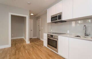 136 Highland Ave, Unit 11 in Somerville, MA - Building Photo