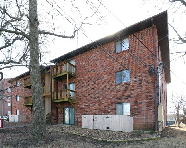 The Christina Apartments in Springfield, MO - Foto de edificio - Building Photo