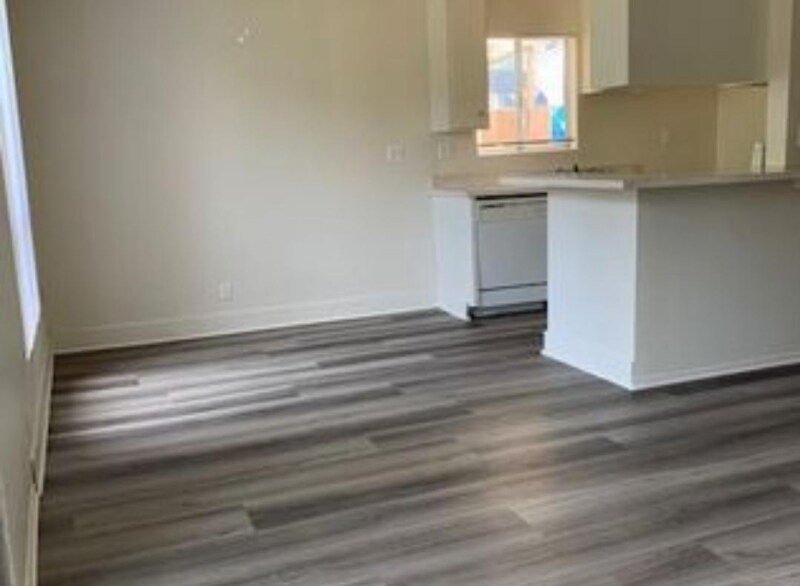 4424 Woodman Ave in Los Angeles, CA - Building Photo
