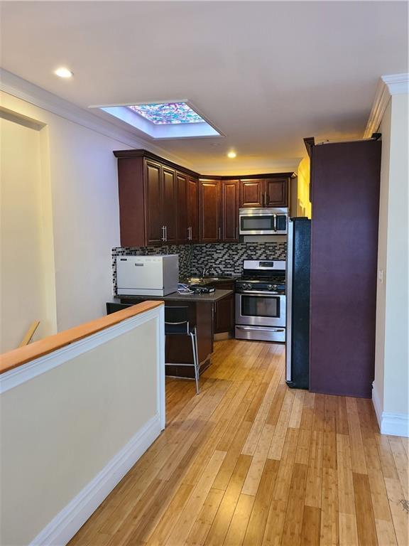 546 Hinsdale St in Brooklyn, NY - Building Photo - Building Photo