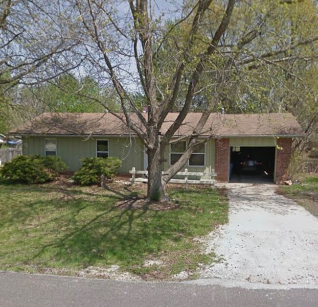 property at 702 Hillcrest Ave