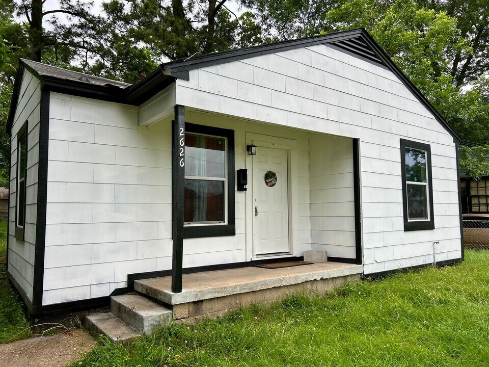 2626 Hillcrest Ave in Shreveport, LA - Building Photo