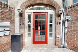 9 Humewood Ct in Toronto, ON - Building Photo - Building Photo