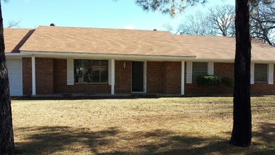 3 Timberside Dr in Greenville, TX - Foto de edificio - Building Photo