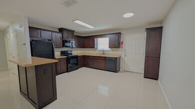 418 Arroyo Vista Ct in Harlingen, TX - Building Photo - Building Photo