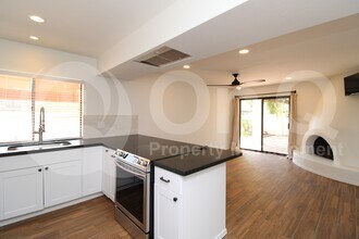 7702 N Dreamy Draw Dr in Phoenix, AZ - Building Photo - Building Photo