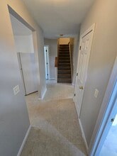 164 Mathewson St, Unit D in Griswold, CT - Building Photo - Building Photo