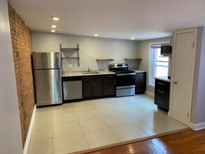 1702 W Girard Ave, Unit 3 in Philadelphia, PA - Building Photo - Building Photo