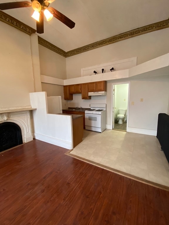 property at 14 Monument Sq