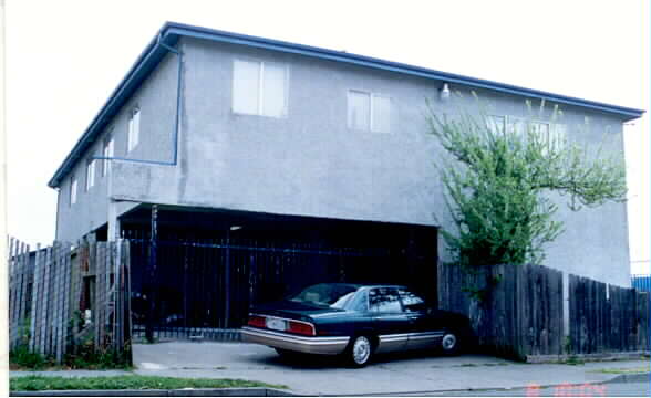 1208 York St in Richmond, CA - Foto de edificio - Building Photo