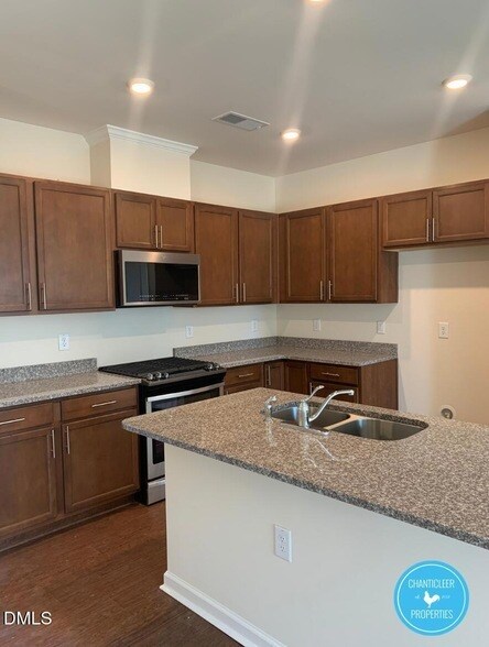 3018 Newfields Pl in Durham, NC - Foto de edificio - Building Photo