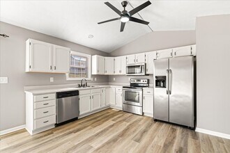 230 Clover Cir in Jacksboro, TN - Building Photo - Building Photo