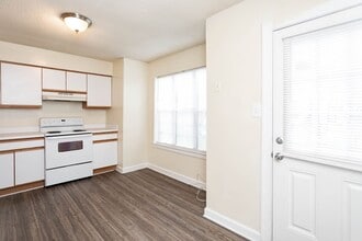 168 W Virginia Ave in Virginia Beach, VA - Building Photo - Building Photo