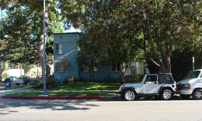 10978 Veteran Ave in Los Angeles, CA - Building Photo - Building Photo