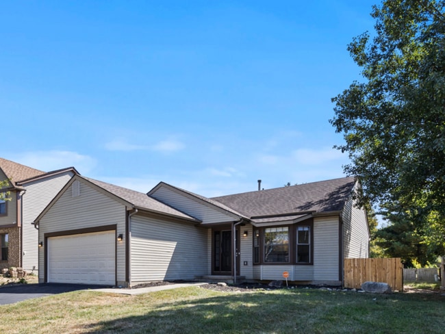 6948 Kinston Dr in Canal Winchester, OH - Building Photo - Building Photo