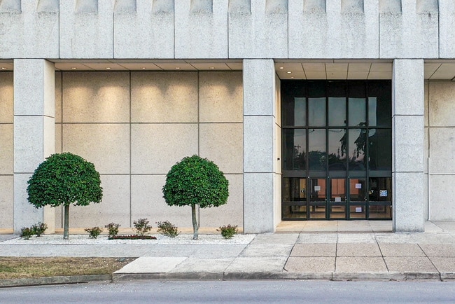 1111 W Capitol Ave in Little Rock, AR - Building Photo - Building Photo