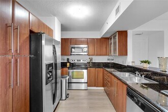 3232 SW 22nd St, Unit 1004 in Miami, FL - Building Photo - Building Photo