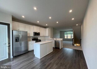 1113 Rampart Dr in Fredericksburg, VA - Building Photo - Building Photo