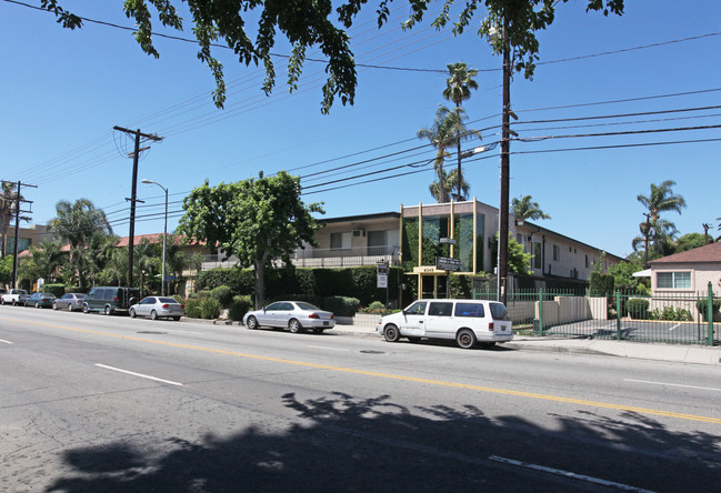 Kestona Apartments in Van Nuys, CA - Building Photo - Building Photo