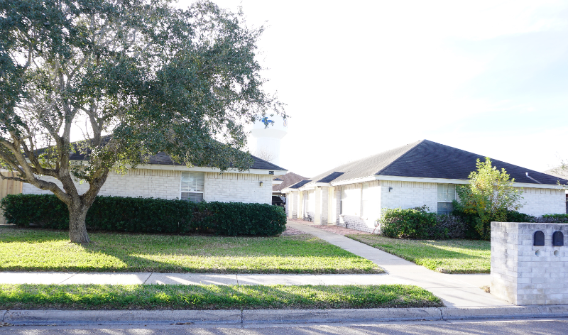 909 Lexington Cir in Edinburg, TX - Building Photo