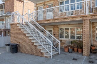 159 Bay 32nd St in Brooklyn, NY - Building Photo - Building Photo