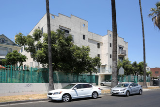 1029 Elden Ave in Los Angeles, CA - Building Photo - Building Photo