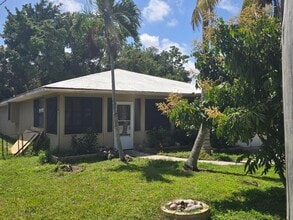 1811 Edgevale Rd in Fort Pierce, FL - Building Photo - Building Photo