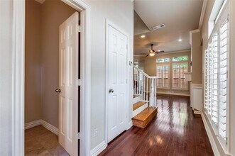 9 Stonebriar Ct in Dallas, TX - Building Photo - Building Photo