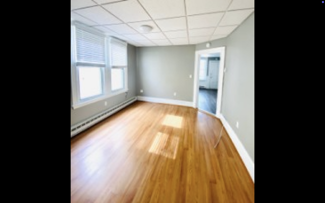 346 Chelsea St, Unit #2 in Boston, MA - Building Photo - Building Photo