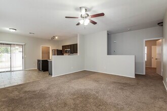 6522 W Elwood St in Phoenix, AZ - Building Photo - Building Photo