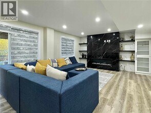 23 Mossgrove Dr in Kitchener, ON - Building Photo - Building Photo