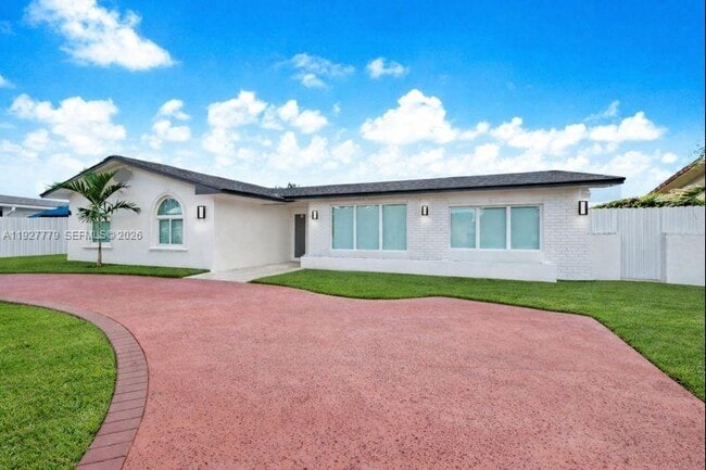 8952 SW 10th Terrace in Miami, FL - Building Photo - Building Photo