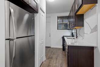 1904 N Whipple St, Unit 101 in Chicago, IL - Foto de edificio - Building Photo